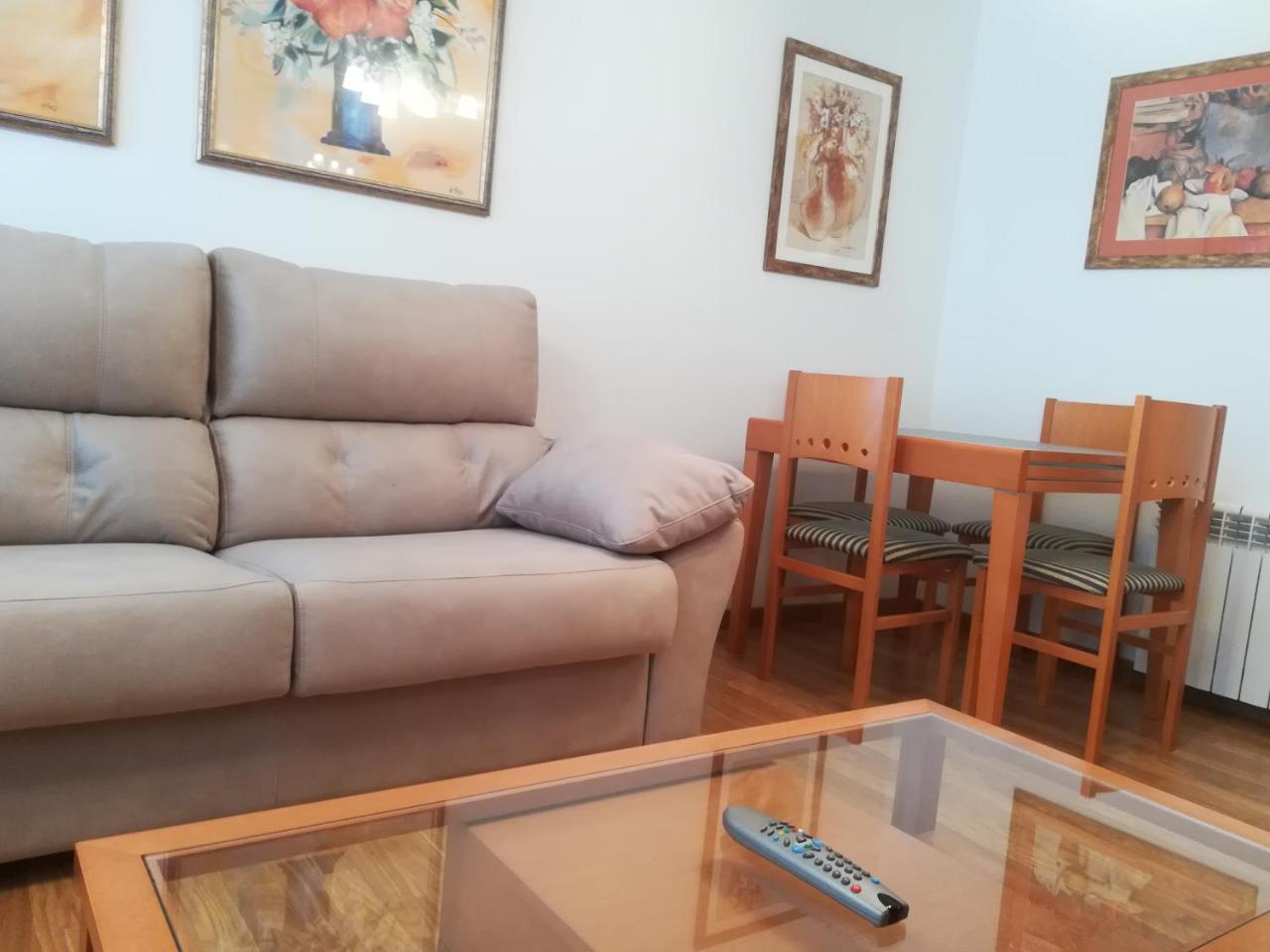 Apartamento "Paseo Del Sauco" Ezcaray Bagian luar foto