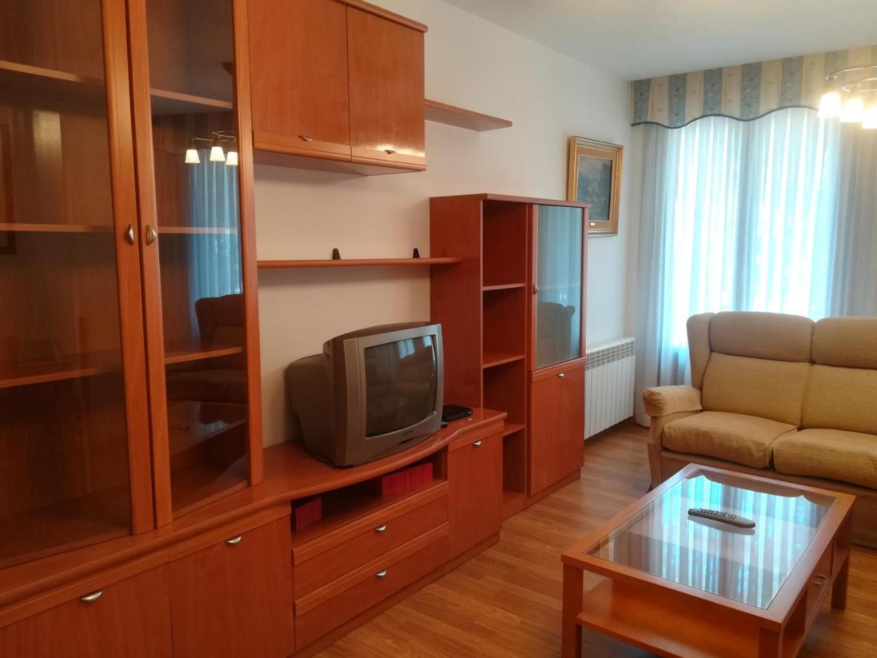 Apartamento "Paseo Del Sauco" Ezcaray Bagian luar foto