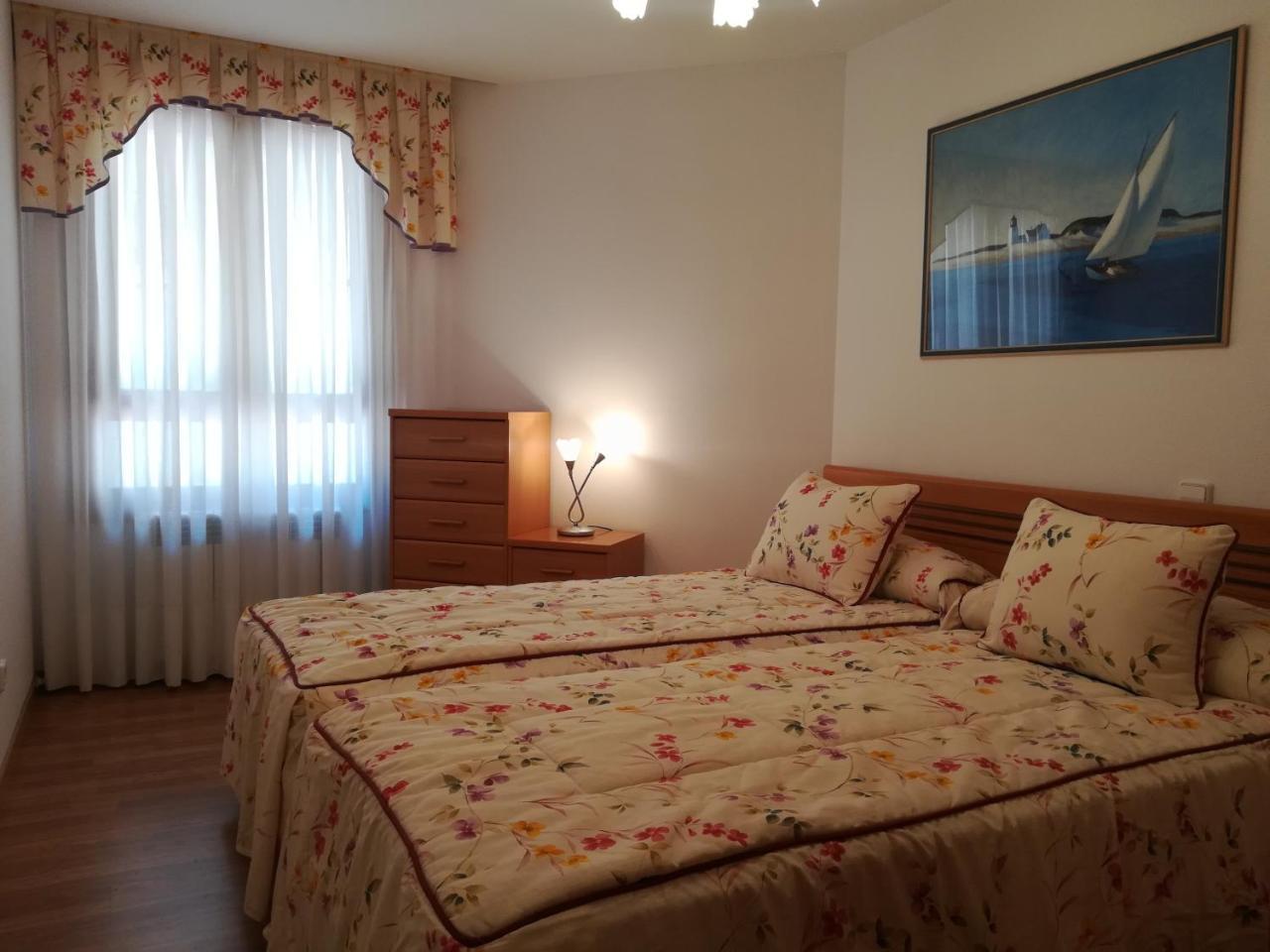Apartamento "Paseo Del Sauco" Ezcaray Bagian luar foto