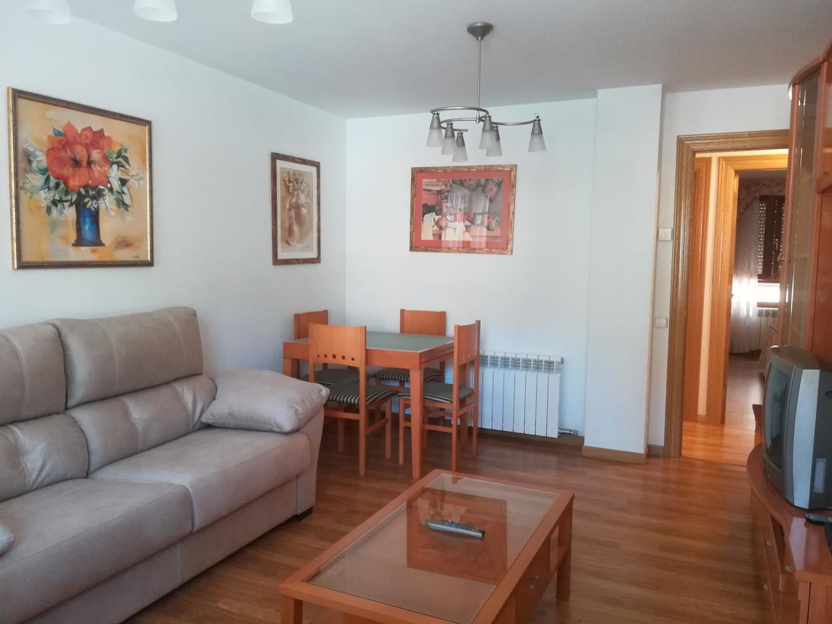 Apartamento "Paseo Del Sauco" Ezcaray Bagian luar foto