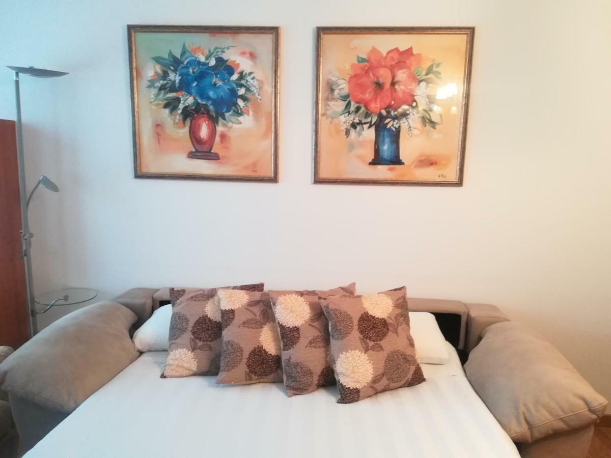 Apartamento "Paseo Del Sauco" Ezcaray Bagian luar foto